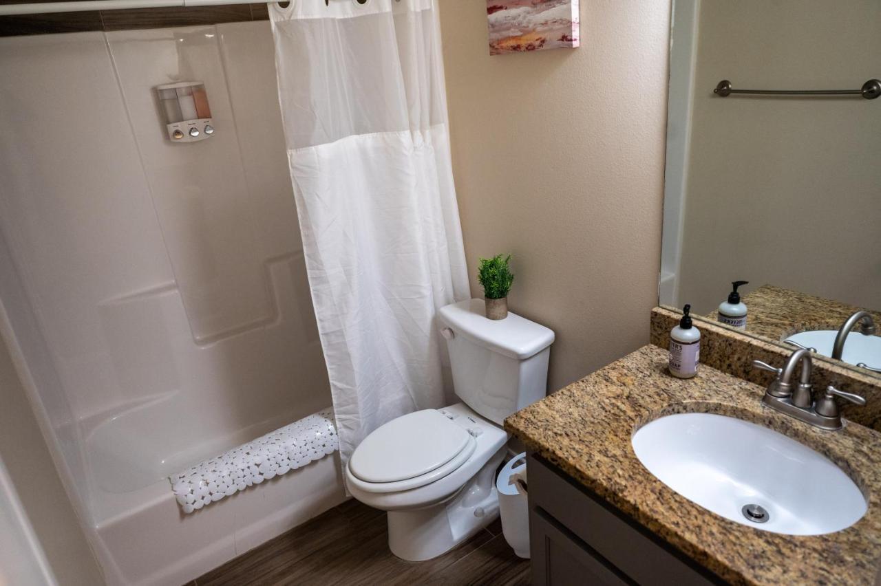 Fabulous King Size Bed In A Gated Neighborhood! Apartment Единбург Екстериор снимка
